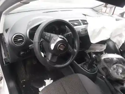 Veículo de Sucata seat leon (1p1) reference do ano 2009 alimentado bls