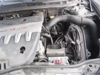 Vehicul casat alfa romeo alfa 147 (190) 1.9 jtd impression al anului 2005 alimentat 182b9000