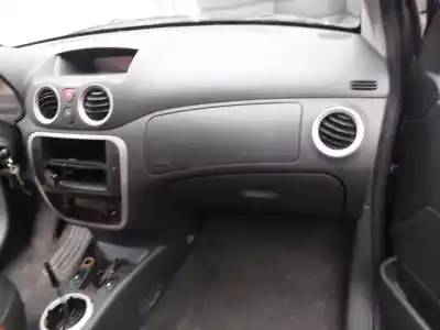 Scrapping Vehicle citroen c2 vtr of the year 2005 powered 8hz