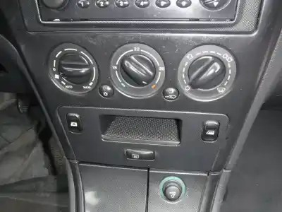 Véhicule à la ferraille citroen xsara berlina 1.6i 16v premier de l'année 2003 alimenté nfu