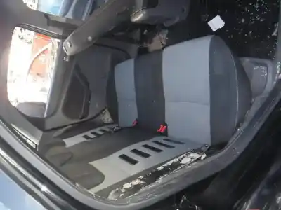 Veicolo di demolizione ford focus lim. (cb4) titanium dell'anno 2010 alimentato g8db