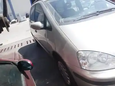 Vehículo de desguace ford galaxy (vy) ambiente del año 2004 con motor auy
