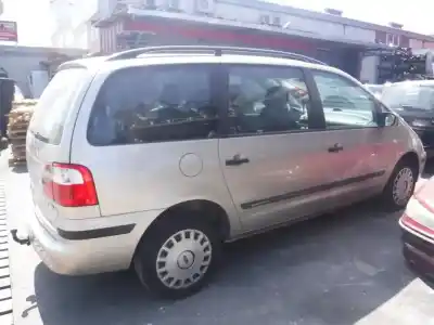 Vehículo de desguace ford galaxy (vy) ambiente del año 2004 con motor auy