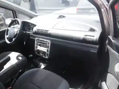 Vehículo de desguace ford galaxy (vy) ambiente del año 2004 con motor auy