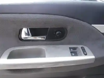 Vehículo de desguace ford galaxy (vy) ambiente del año 2004 con motor auy