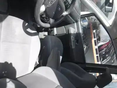 Vehículo de desguace ford galaxy (vy) ambiente del año 2004 con motor auy