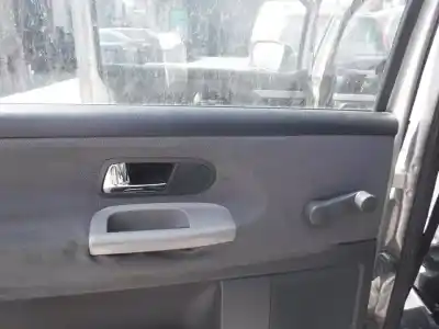 Vehículo de desguace ford galaxy (vy) ambiente del año 2004 con motor auy