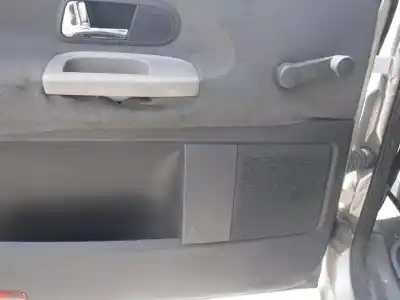 Vehículo de desguace ford galaxy (vy) ambiente del año 2004 con motor auy