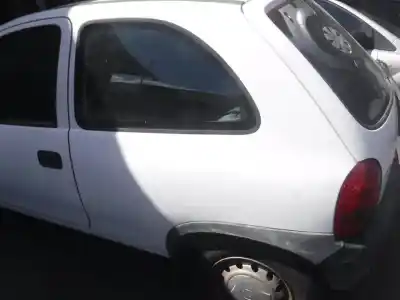 Véhicule à la ferraille opel corsa b base (e) de l'année 1998 alimenté x10xe