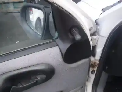 Véhicule à la ferraille opel corsa b base (e) de l'année 1998 alimenté x10xe