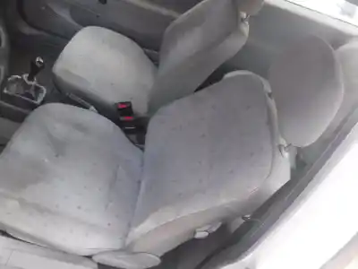 Véhicule à la ferraille opel corsa b base (e) de l'année 1998 alimenté x10xe