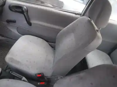 Véhicule à la ferraille opel corsa b base (e) de l'année 1998 alimenté x10xe