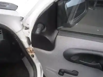 Véhicule à la ferraille opel corsa b base (e) de l'année 1998 alimenté x10xe