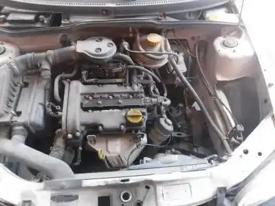 Véhicule à la ferraille opel corsa b base (e) de l'année 1998 alimenté x10xe