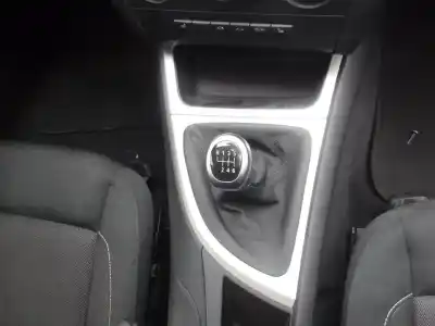 Veículo de Sucata bmw serie 1 cabrio (e88) 118i do ano 2013 alimentado n43b20ay