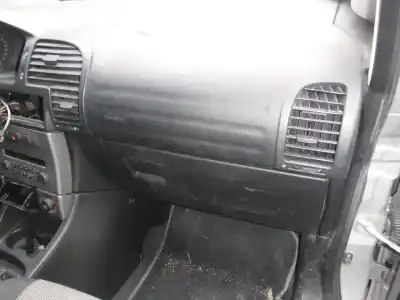 Scrapping Vehicle opel zafira a blue line of the year 2005 powered y22dtr