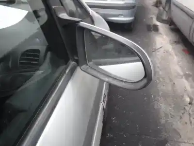 Scrapping Vehicle opel zafira a blue line of the year 2005 powered y22dtr