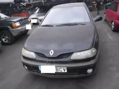 Scrapping Vehicle RENAULT LAGUNA (B56)  of the year 2000 powered F9QB7