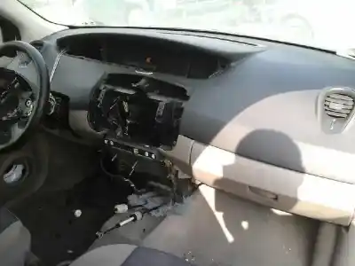 Sloopvoertuig renault scenic ii grand confort authentique van het jaar 2004 aangedreven k4m782