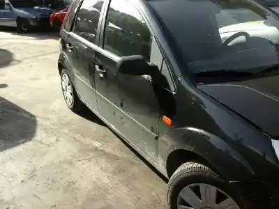 Veicolo di demolizione ford fiesta (cbk) 1.4 16v cat dell'anno 2003 alimentato fxjb