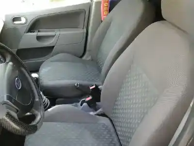 Veicolo di demolizione ford fiesta (cbk) 1.4 16v cat dell'anno 2003 alimentato fxjb