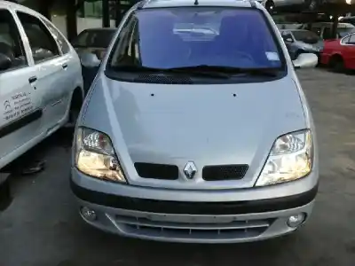 Здавання транспортного засобу RENAULT                                            SCENIC (JA..)                                                                                                                                                                                                                                              Motor 1.9 Ltr. - 59 kW dTi Diesel року 2001 потужний F9Q744