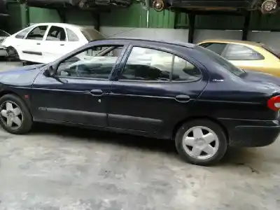 Здавання транспортного засобу renault                                            megane i fase 2 classic (la..)                                                                                                                                                                                                                             1.6                                                                                                                                                                                                                                                        року 2000 потужний g/k4ma7