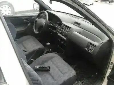 Veicolo di demolizione ford escort berl./turnier j6a dell'anno 1995 alimentato j6a