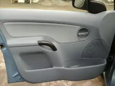 Veículo de Sucata citroen c3 1.4 hdi cool do ano 2003 alimentado 9hxdv6ated4