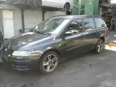 Veicolo di demolizione fiat stilo (192) 1.9 multijet 140 m.schumacher dell'anno 2004 alimentato 192a5000