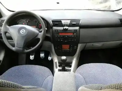 Veicolo di demolizione fiat stilo (192) 1.9 multijet 140 m.schumacher dell'anno 2004 alimentato 192a5000