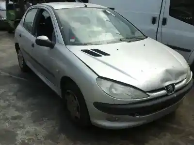 Véhicule à la ferraille peugeot                                            206                                                                                                                                                                                                                                                        berlina 1.4                                                                                                                                                                                                                                                de l'année 1999 alimenté kfx