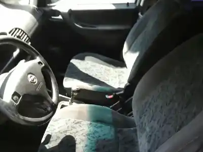 Veicolo di demolizione opel zafira a comfort dell'anno 2001 alimentato z16xe