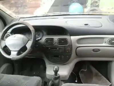Scrapping Vehicle renault scenic (ja..) 2.0 16v of the year 2000 powered f9q k7