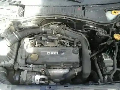 Veicolo di demolizione opel corsa c club dell'anno 2002 alimentato y17dtl