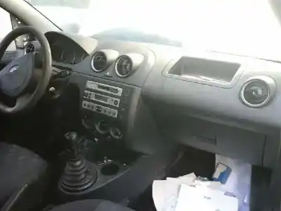 Veicolo di demolizione ford fiesta (cbk) 1.4 tdci cat dell'anno 2005 alimentato f6ja