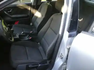 Scrapping Vehicle audi a4 berlina (8e) 1.9 tdi of the year 2001 powered awx