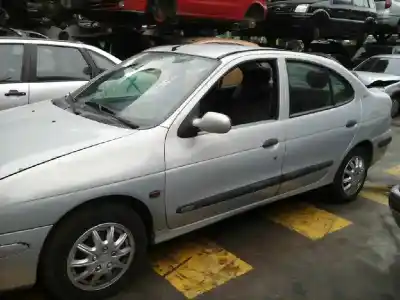 Veicolo di demolizione renault                                            megane i fase 2 classic (la..)                                                                                                                                                                                                                             1.4 16v authentique                                                                                                                                                                                                                                        dell'anno 2002 alimentato k4jc7