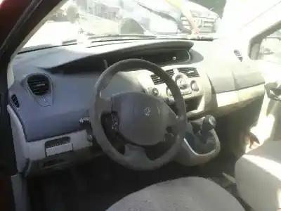 Sloopvoertuig renault scenic ii 1.5 dci diesel van het jaar 2006 aangedreven k9kp7