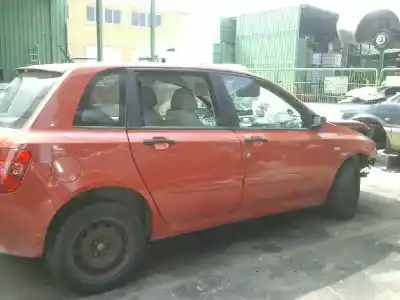 Veículo de Sucata fiat stilo (192) 1.4 16v feel do ano 2004 alimentado 843a1000