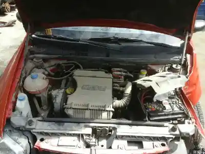 Veículo de Sucata fiat stilo (192) 1.4 16v feel do ano 2004 alimentado 843a1000