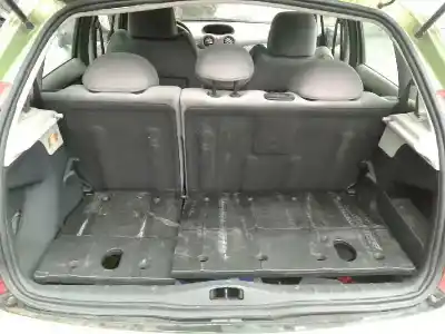 Veículo de Sucata citroen c3 1.4 hdi cool do ano 2004 alimentado 8hxdv4td