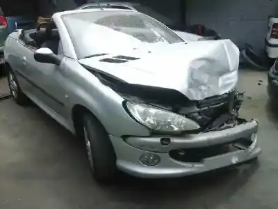 Veicolo di demolizione peugeot 206 cc cc dell'anno 2002 alimentato nfutu5jp4