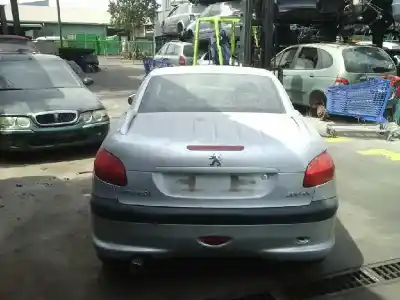 Veicolo di demolizione peugeot 206 cc cc dell'anno 2002 alimentato nfutu5jp4