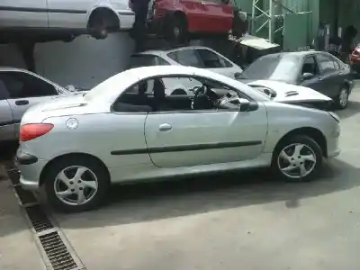 Veicolo di demolizione peugeot 206 cc cc dell'anno 2002 alimentato nfutu5jp4