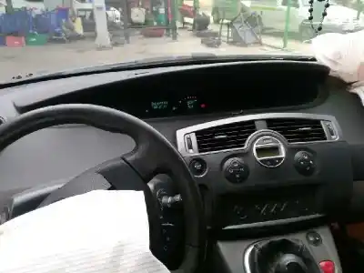 Veículo de Sucata renault scenic ii grand confort authentique do ano 2004 alimentado k9k728