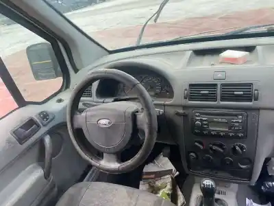 Vehicul casat ford tourneo connect (tc7) 210s kombi al anului 2001 alimentat 