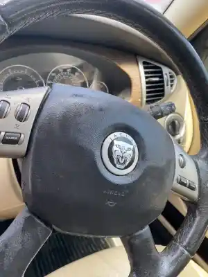 Scrapping Vehicle jaguar x-type 2.2 d classic of the year 2001 powered 