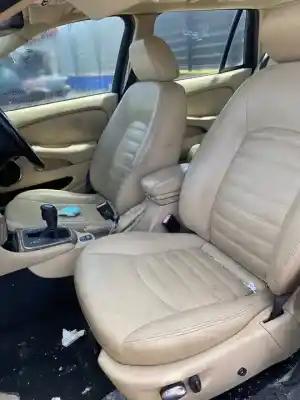 Scrapping Vehicle jaguar x-type 2.2 d classic of the year 2001 powered 