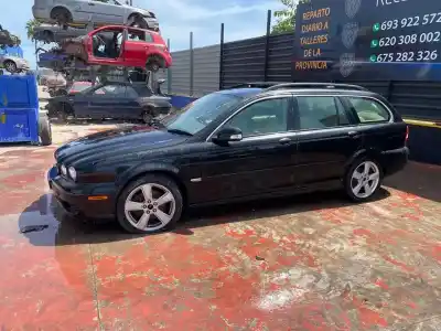 Scrapping Vehicle jaguar x-type 2.2 d classic of the year 2001 powered 